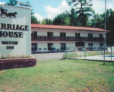 لايك بلاسيد Carriage House Motor Inn المظهر الخارجي الصورة