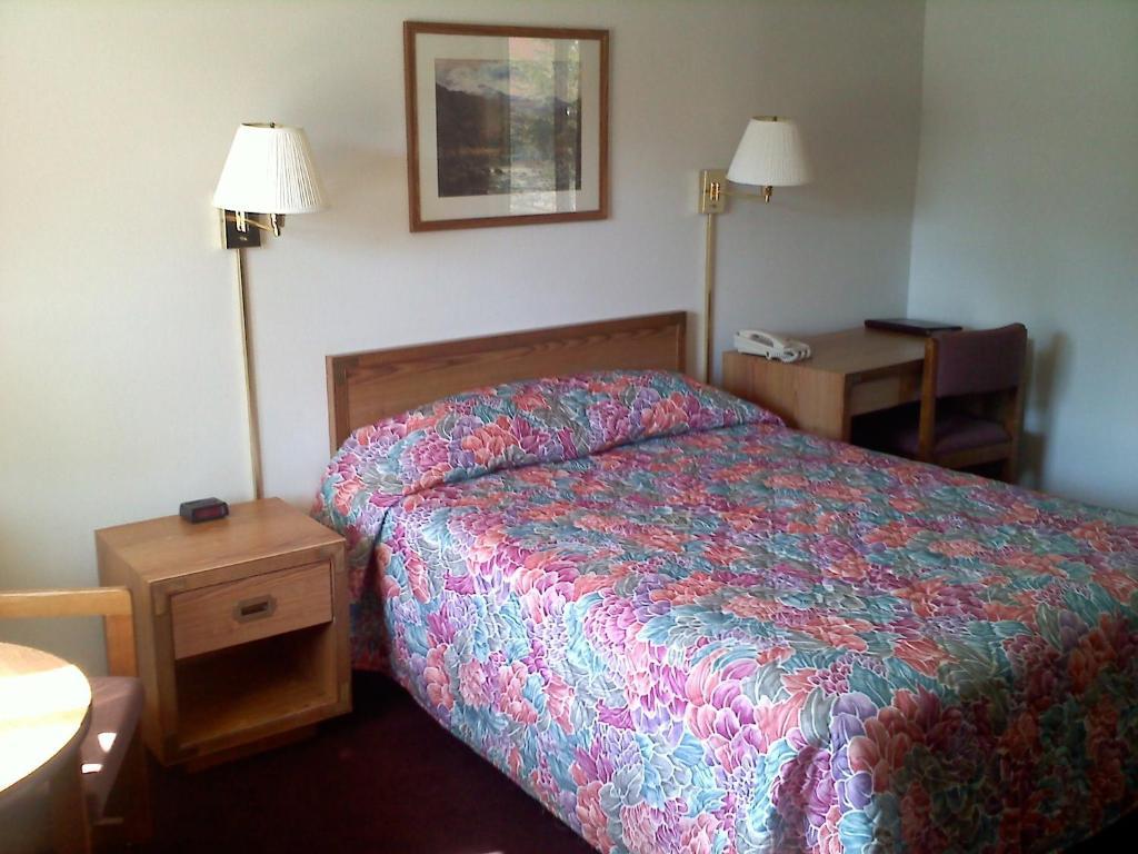 لايك بلاسيد Carriage House Motor Inn الغرفة الصورة