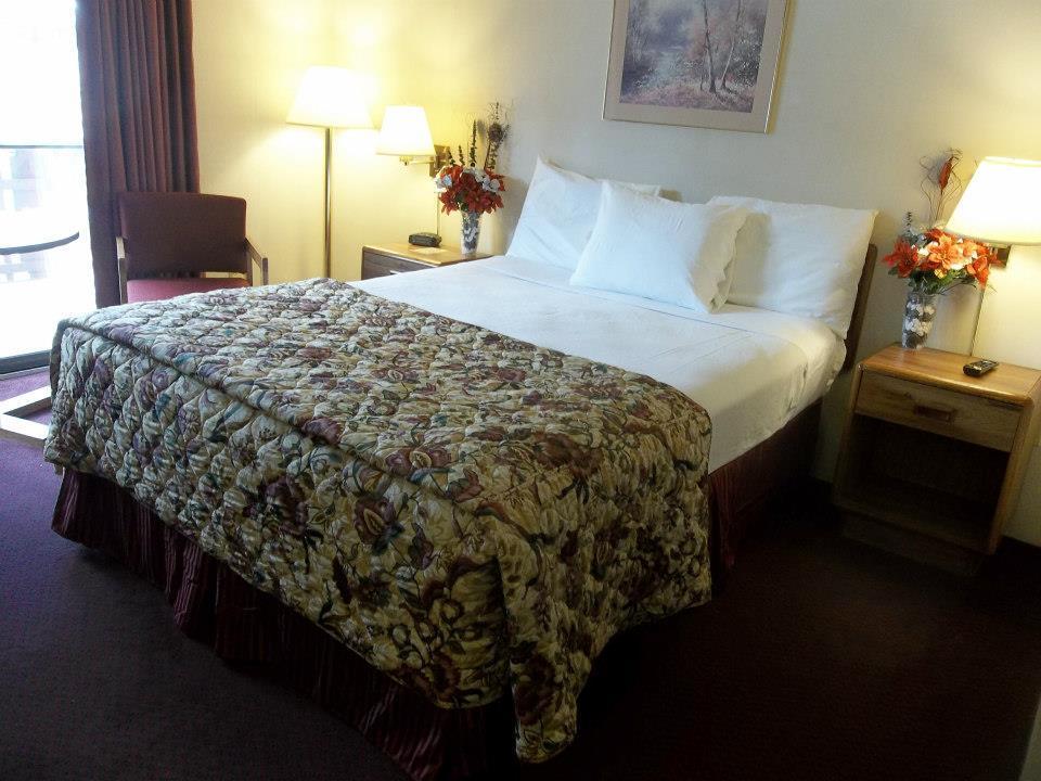 لايك بلاسيد Carriage House Motor Inn المظهر الخارجي الصورة
